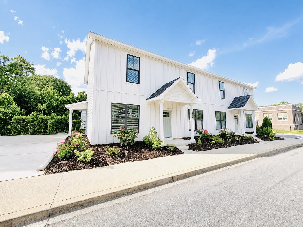 2035 Rosewood Dr #A - Photo 3 of 31