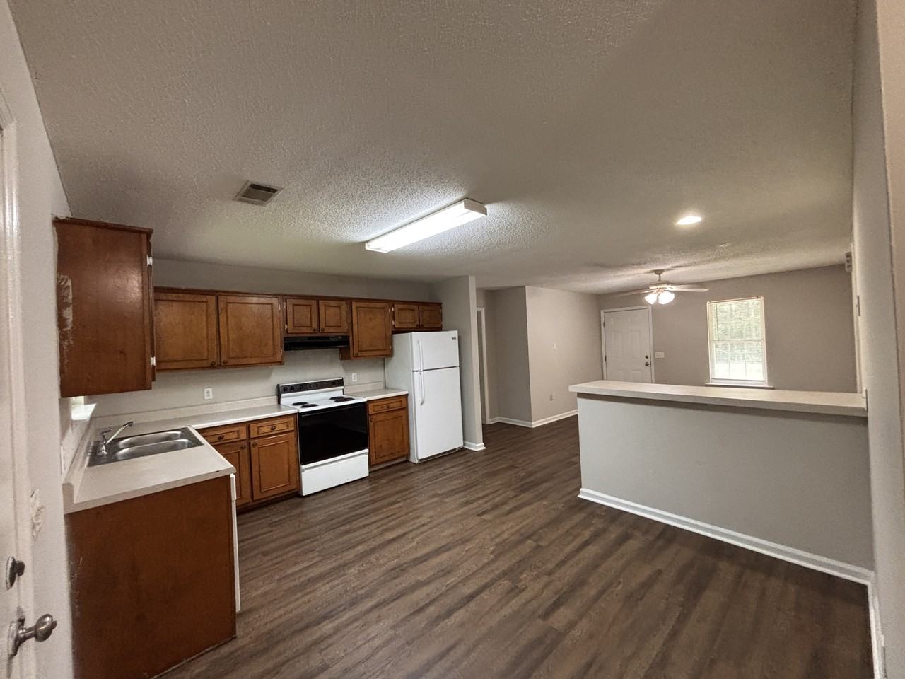 201 Maderia Ct #1 - Photo 5 of 12