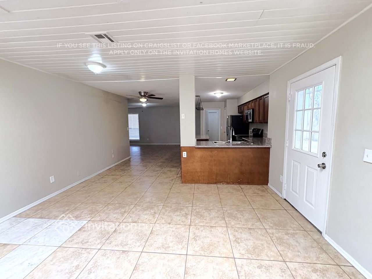 656 S Robin Ln - Photo 2 of 14