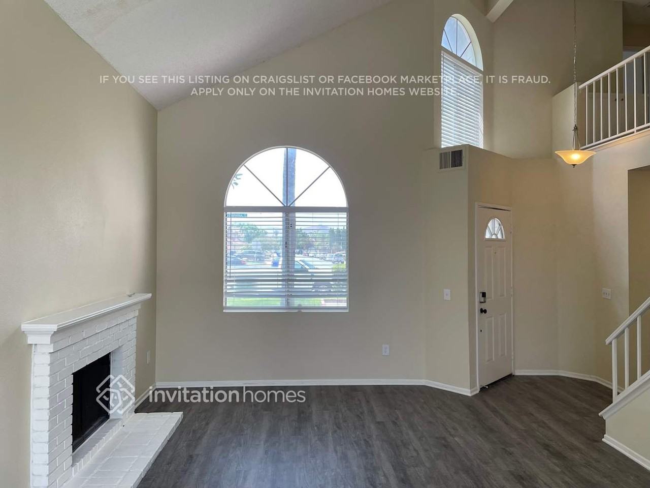 14082 Chaparral Ave - Photo 2 of 12