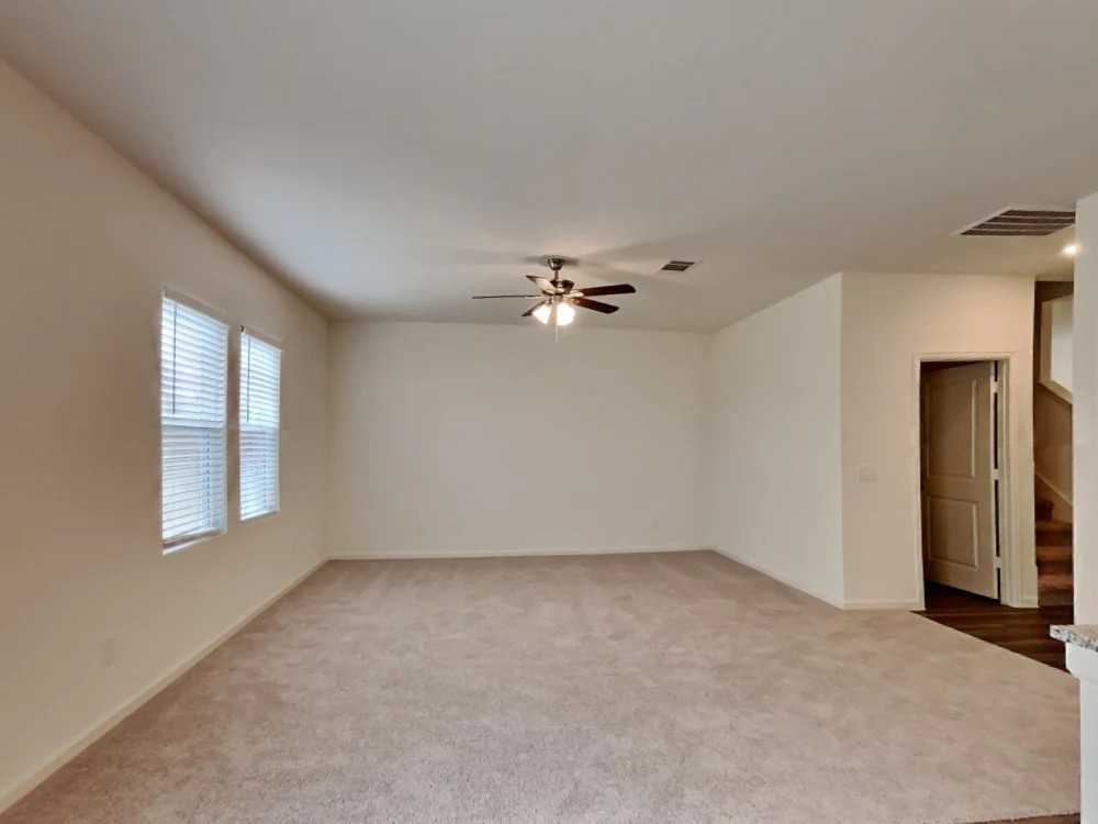 13515 Kinsman Road - Photo 3 of 7