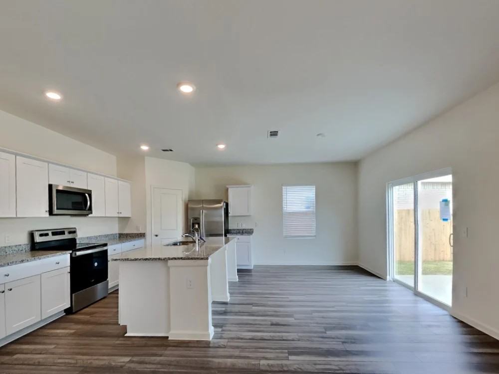 13515 Kinsman Road - Photo 4 of 7