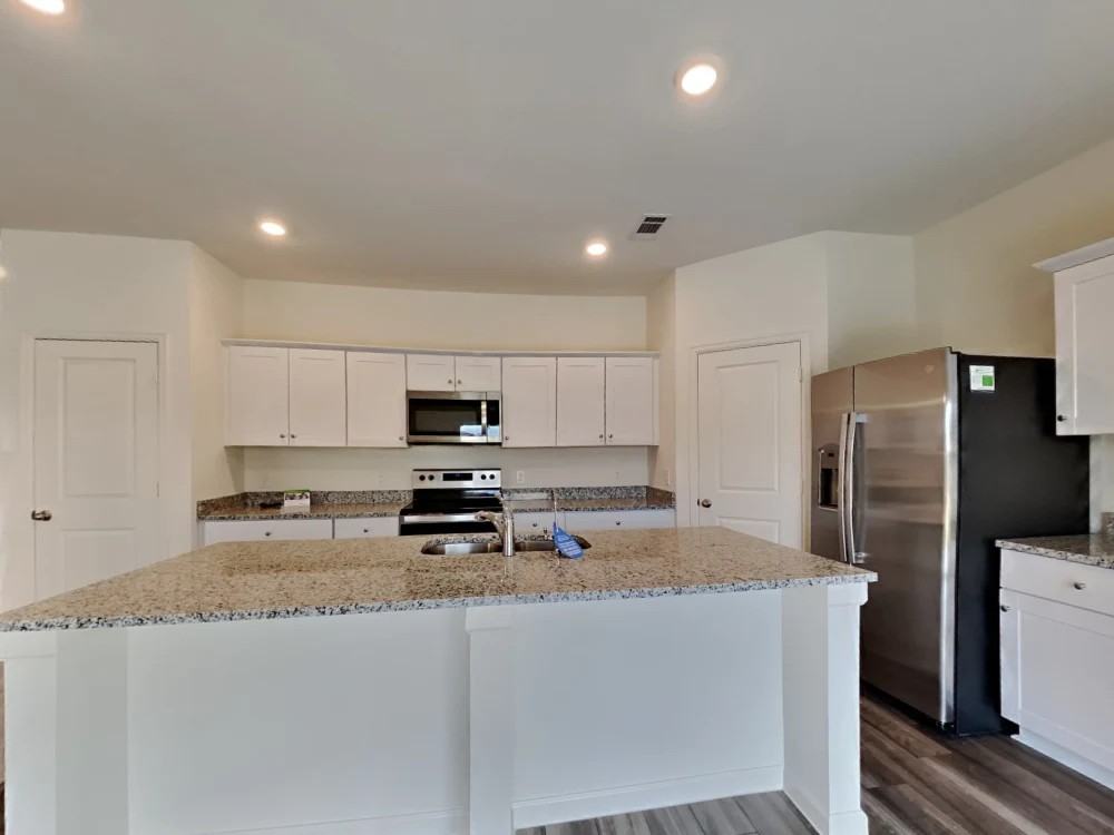 13515 Kinsman Road - Photo 5 of 7