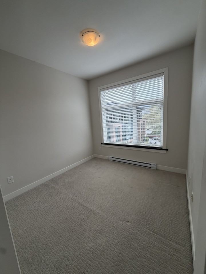20068 Fraser Highway - Photo 25