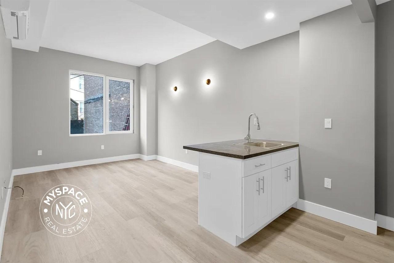 641 E 28th St #1A - Photo 2 of 6