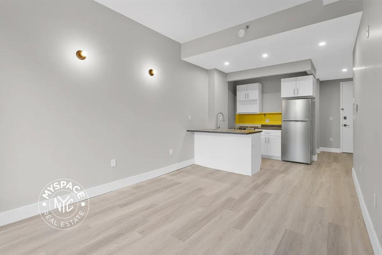 641 E 28th St #1A - Photo 3 of 6