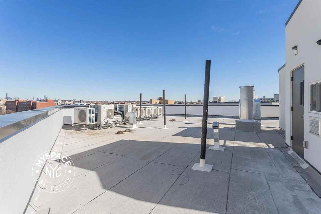 641 E 28th St #1A - Photo 5 of 6