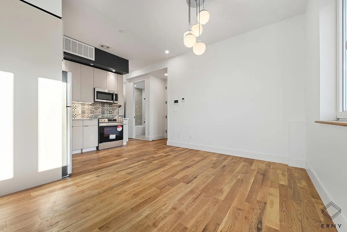 917 Broadway #3 - Photo 3 of 10