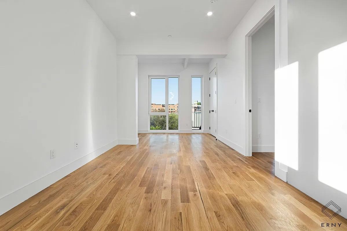 917 Broadway #3 - Photo 5 of 10