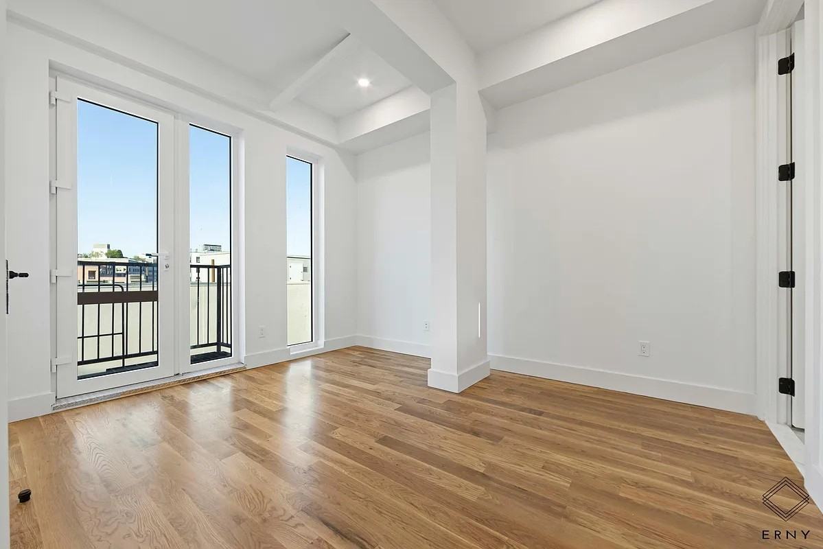 917 Broadway #3 - Photo 6 of 10