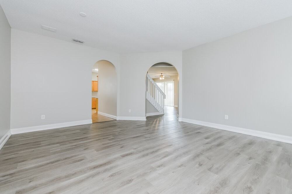 1046 Raining Meadows Ln - Photo 4 of 17