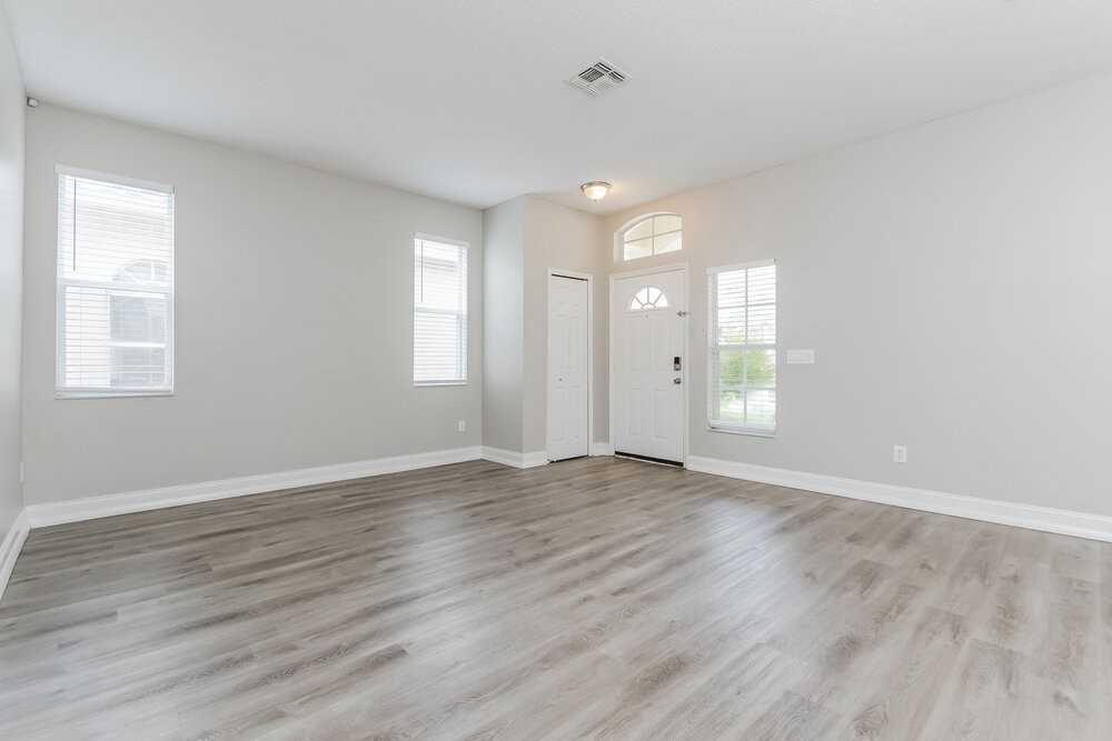 1046 Raining Meadows Ln - Photo 5 of 17