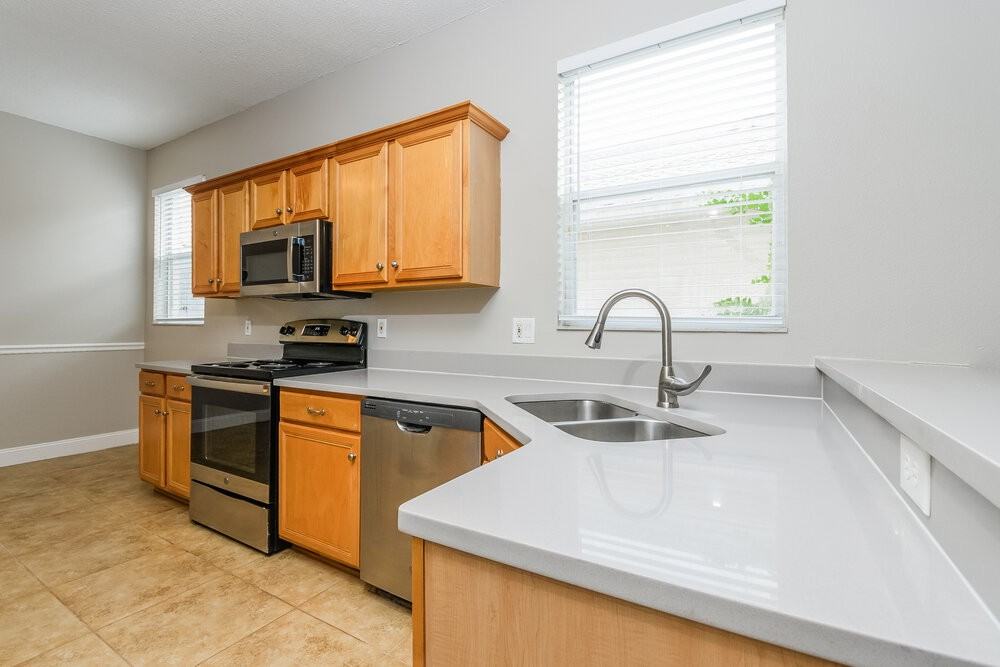 1046 Raining Meadows Ln - Photo 6 of 17