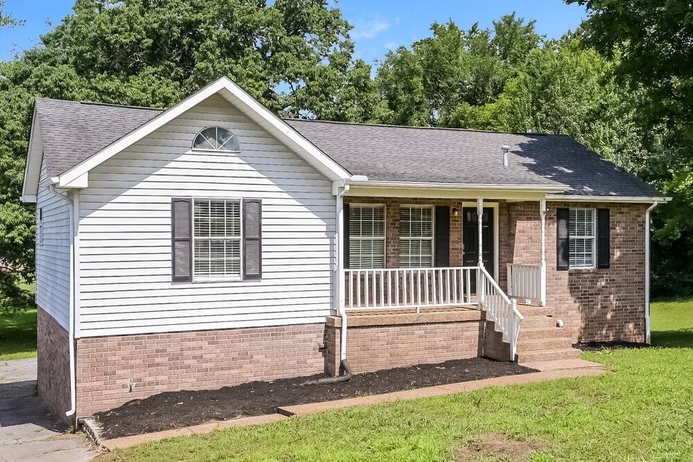 121 Lee Ct - Photo 4 of 17