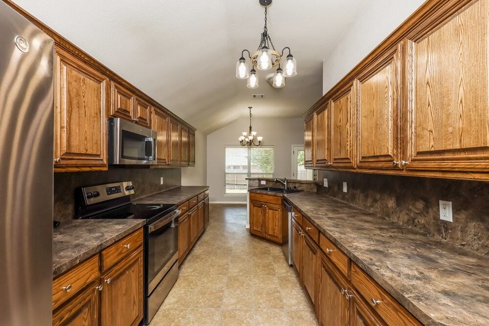 4525 Grainland Ct - Photo 6 of 16