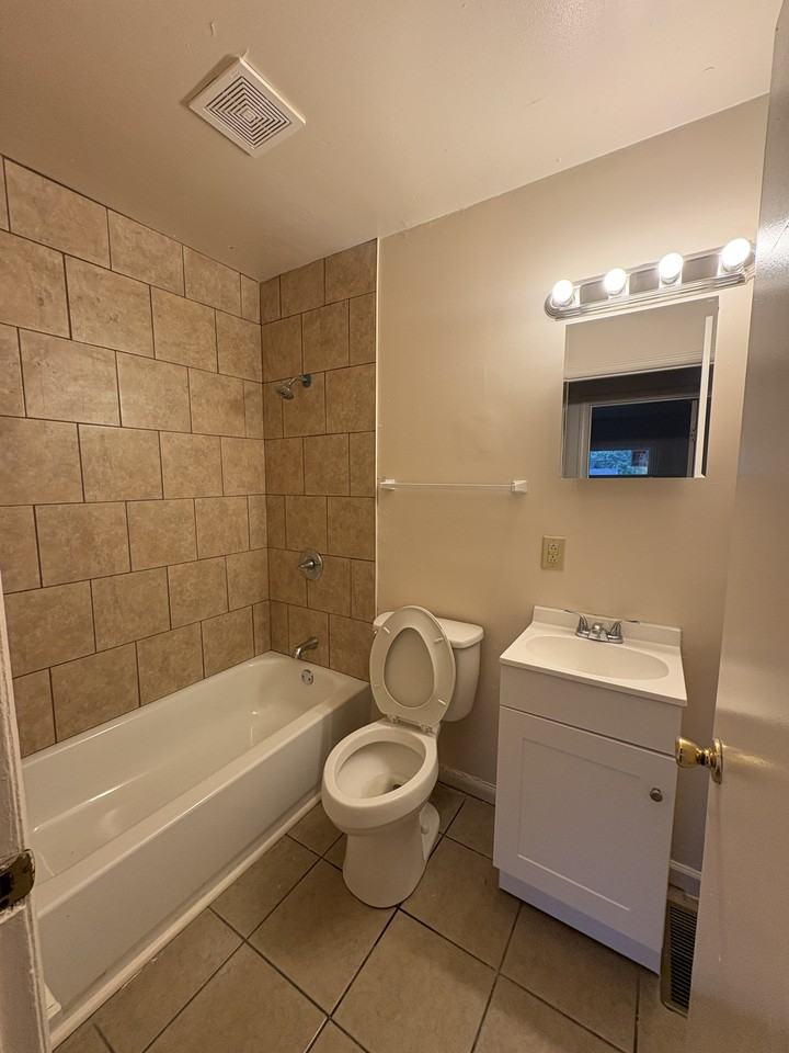 4010 Middlehurst Lane - Photo 3 of 9