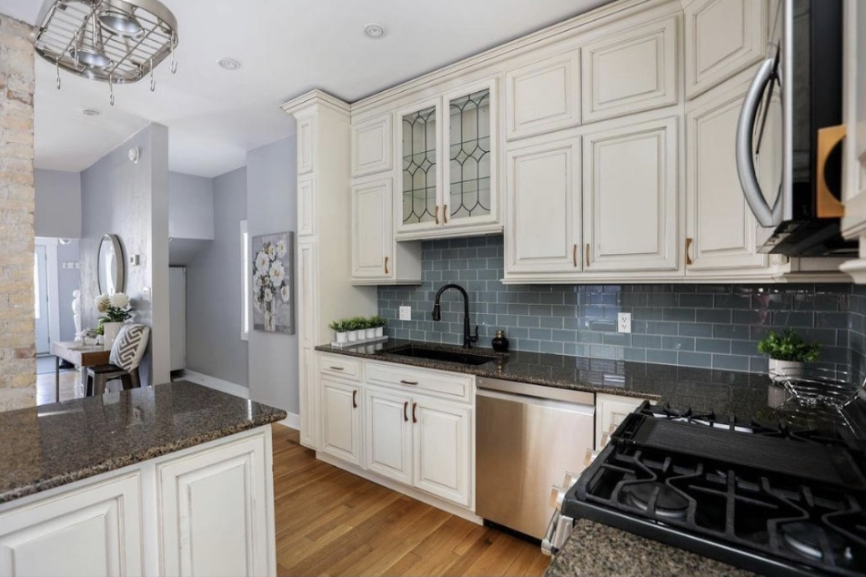 120 Lewis St - Photo 2 of 21