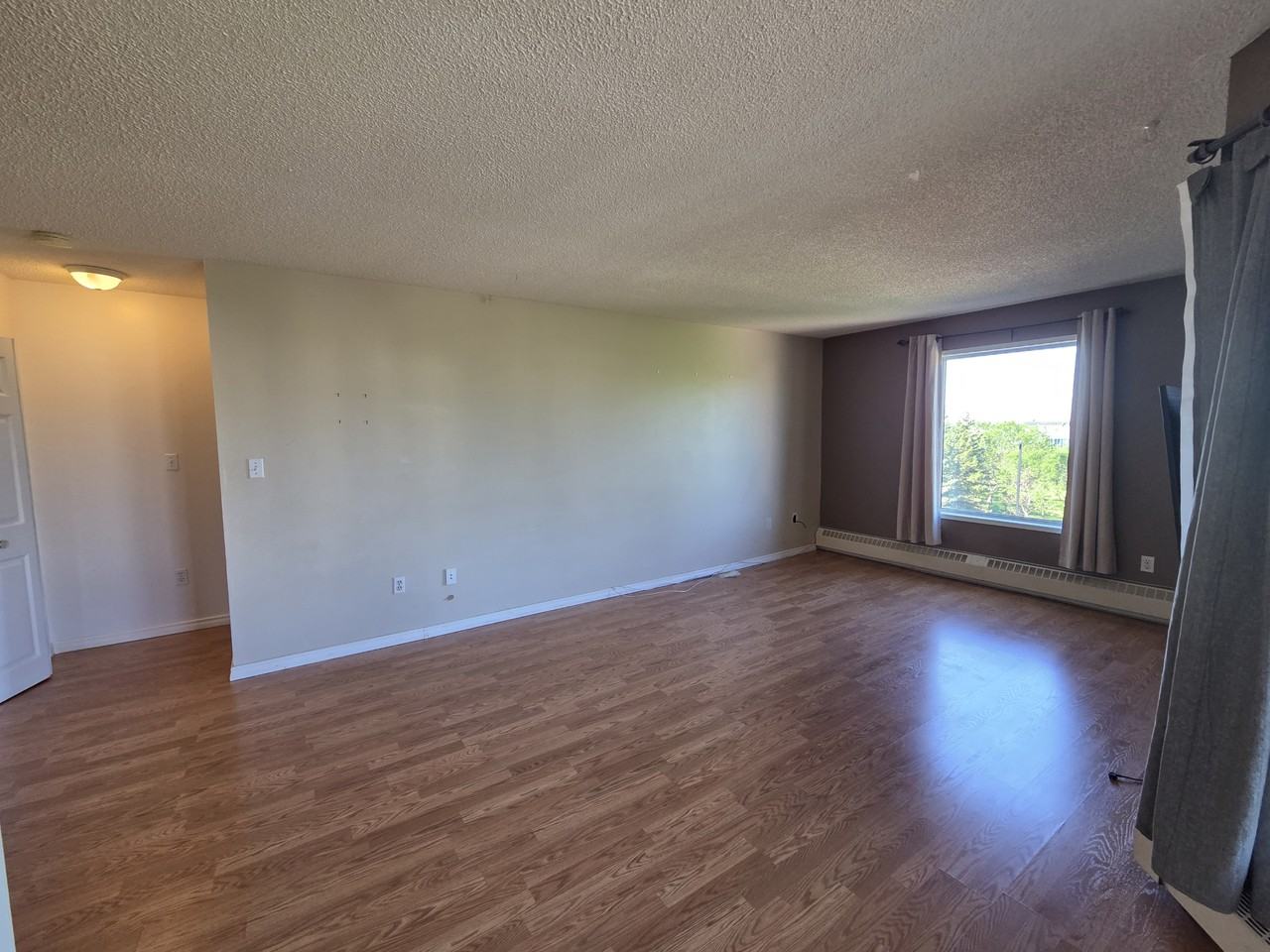 413 2508 50 Street - Photo 2 of 15