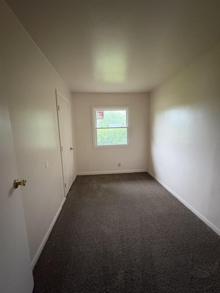 4010 Middlehurst Lane - Photo 7 of 9