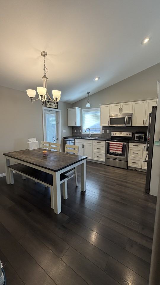 146 Palliser Crt - Photo 6 of 30