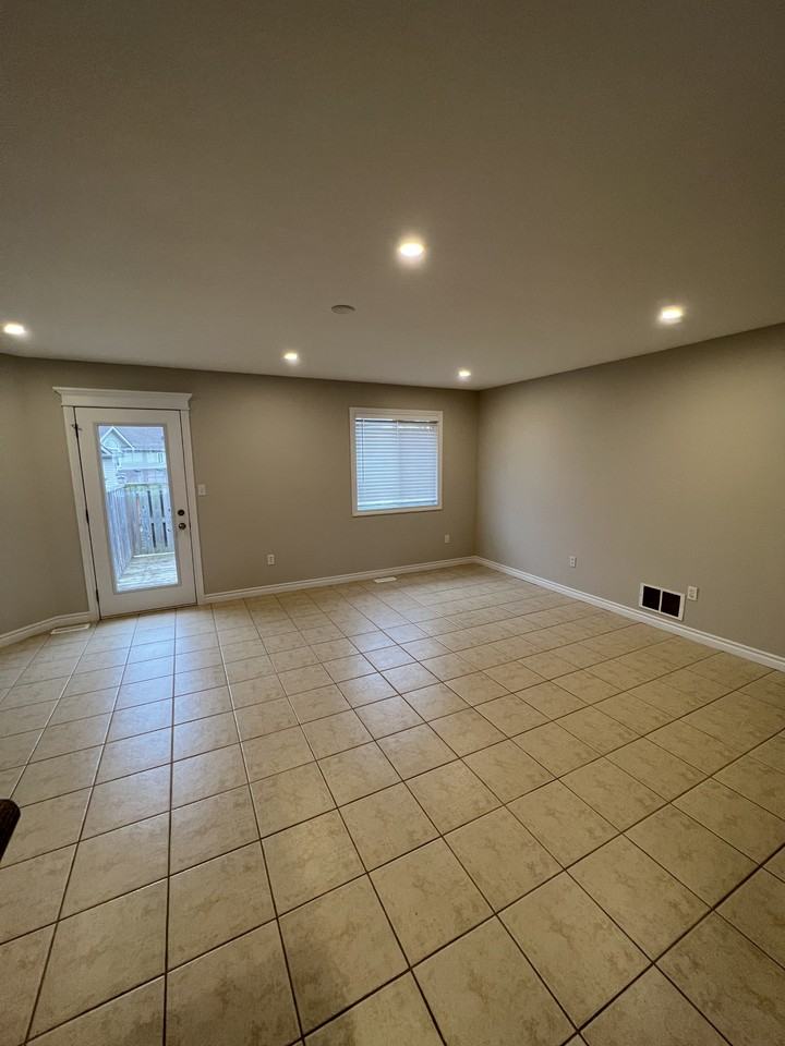 47 Pettitt Dr - Photo 4 of 11