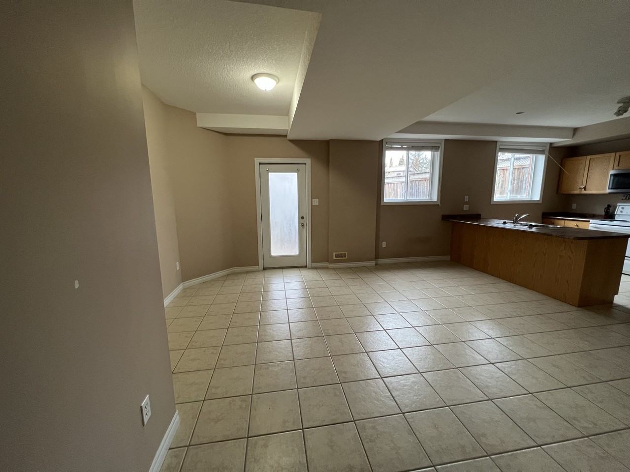 47 Pettitt Dr - Photo 3 of 9