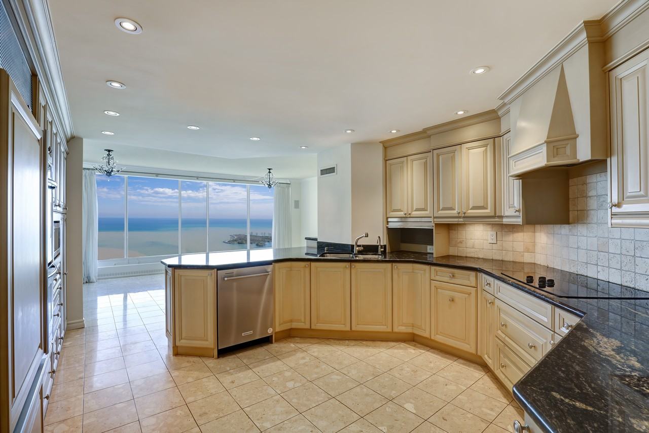 2045 Lake Shore Boulevard West #3701 - Photo 4 of 38