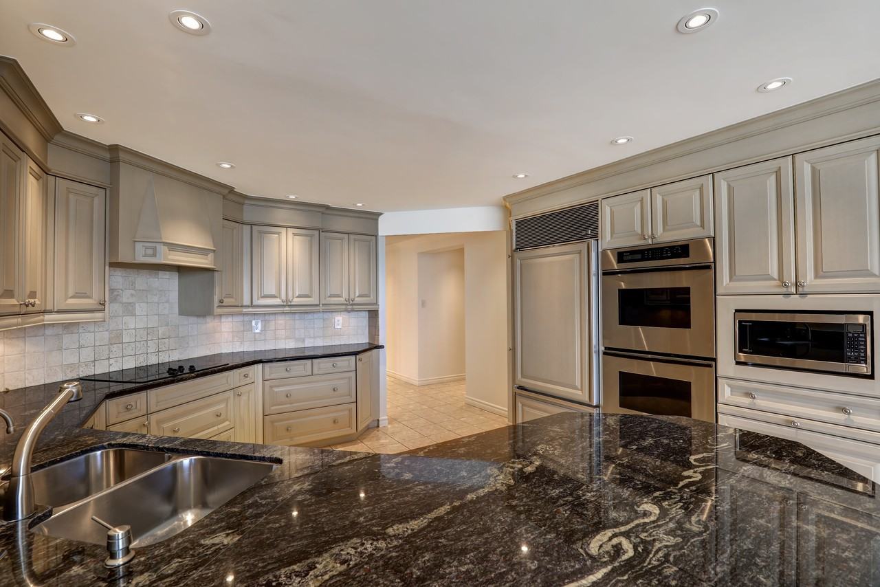 2045 Lake Shore Boulevard West #3701 - Photo 6 of 38