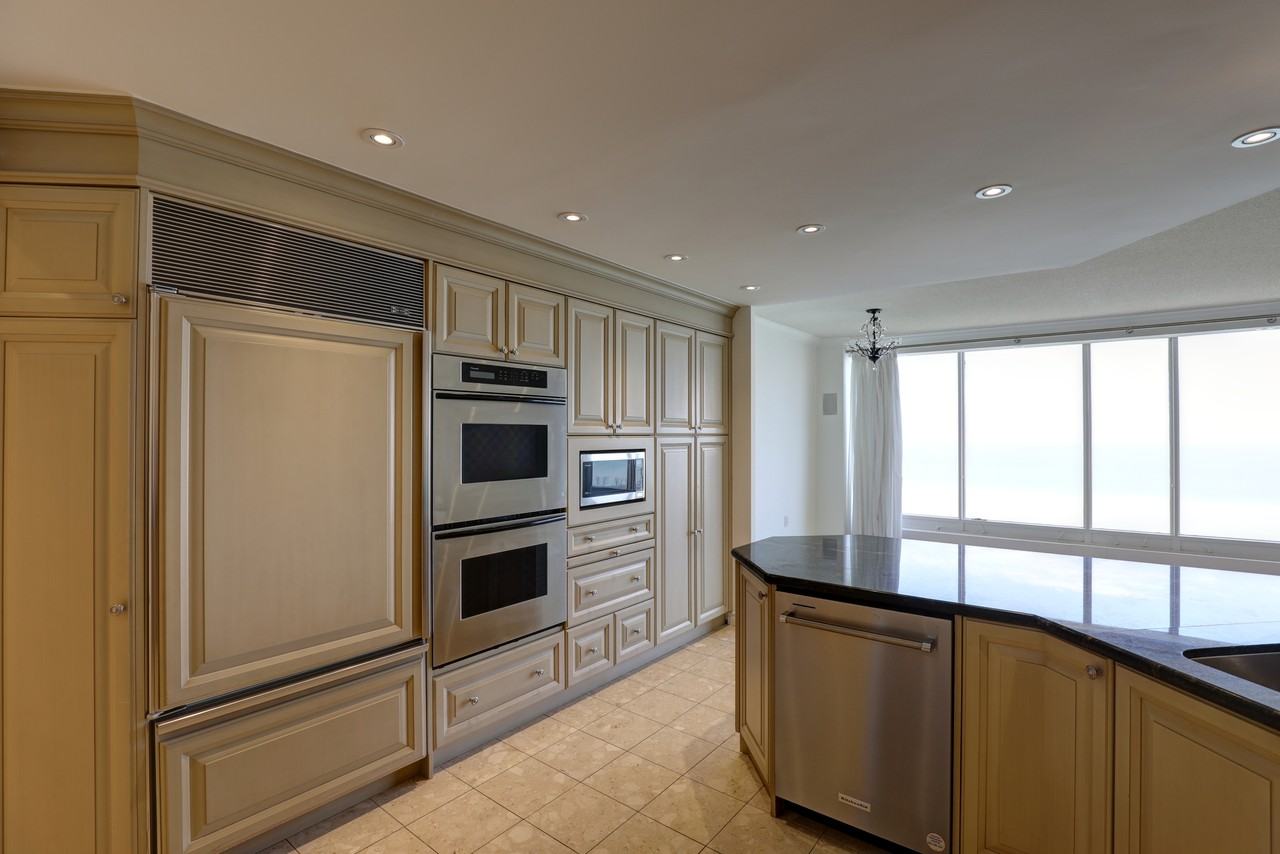 2045 Lake Shore Boulevard West #3701 - Photo 7 of 38