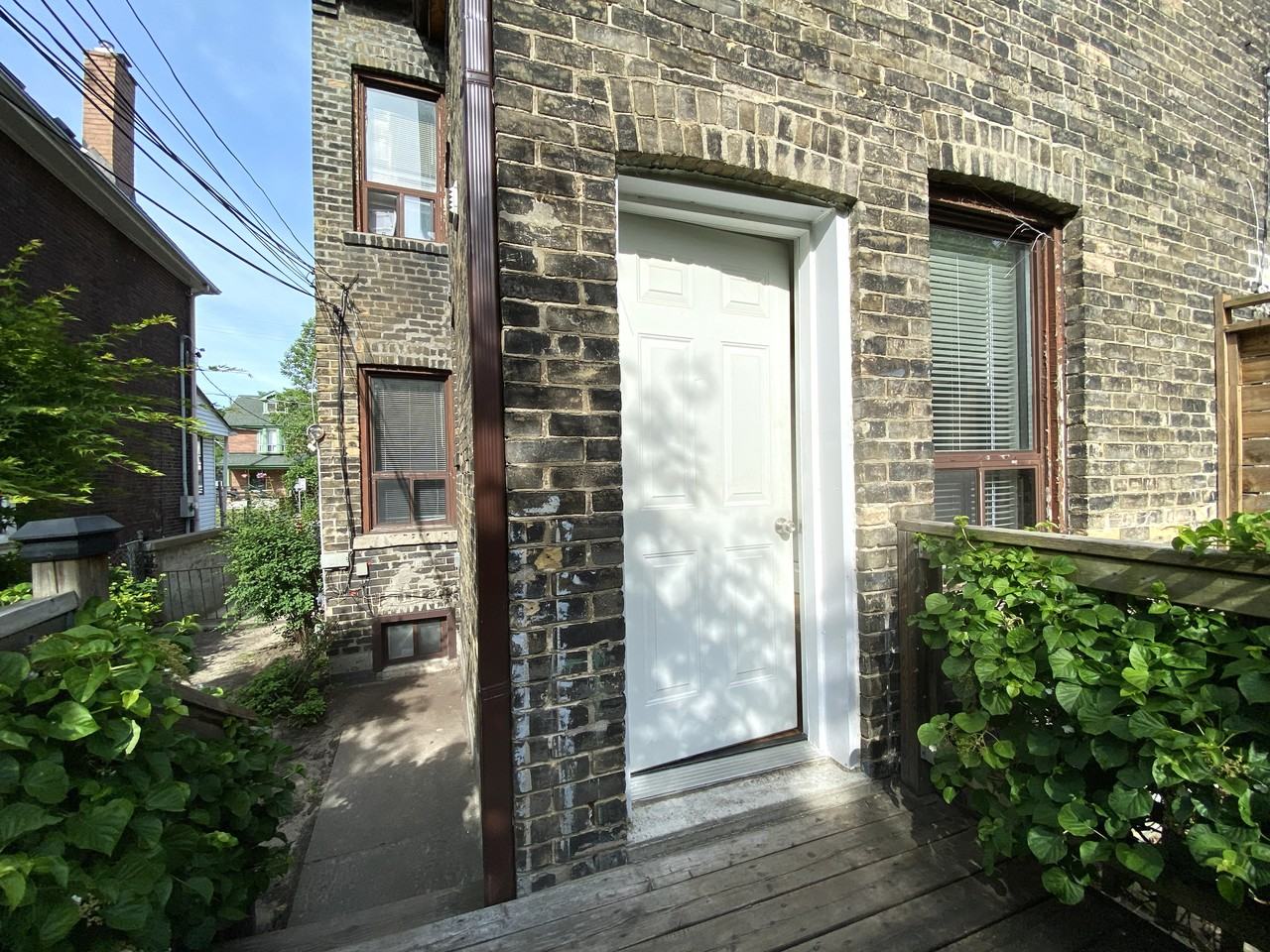 462 Pape Avenue - Photo 4 of 14