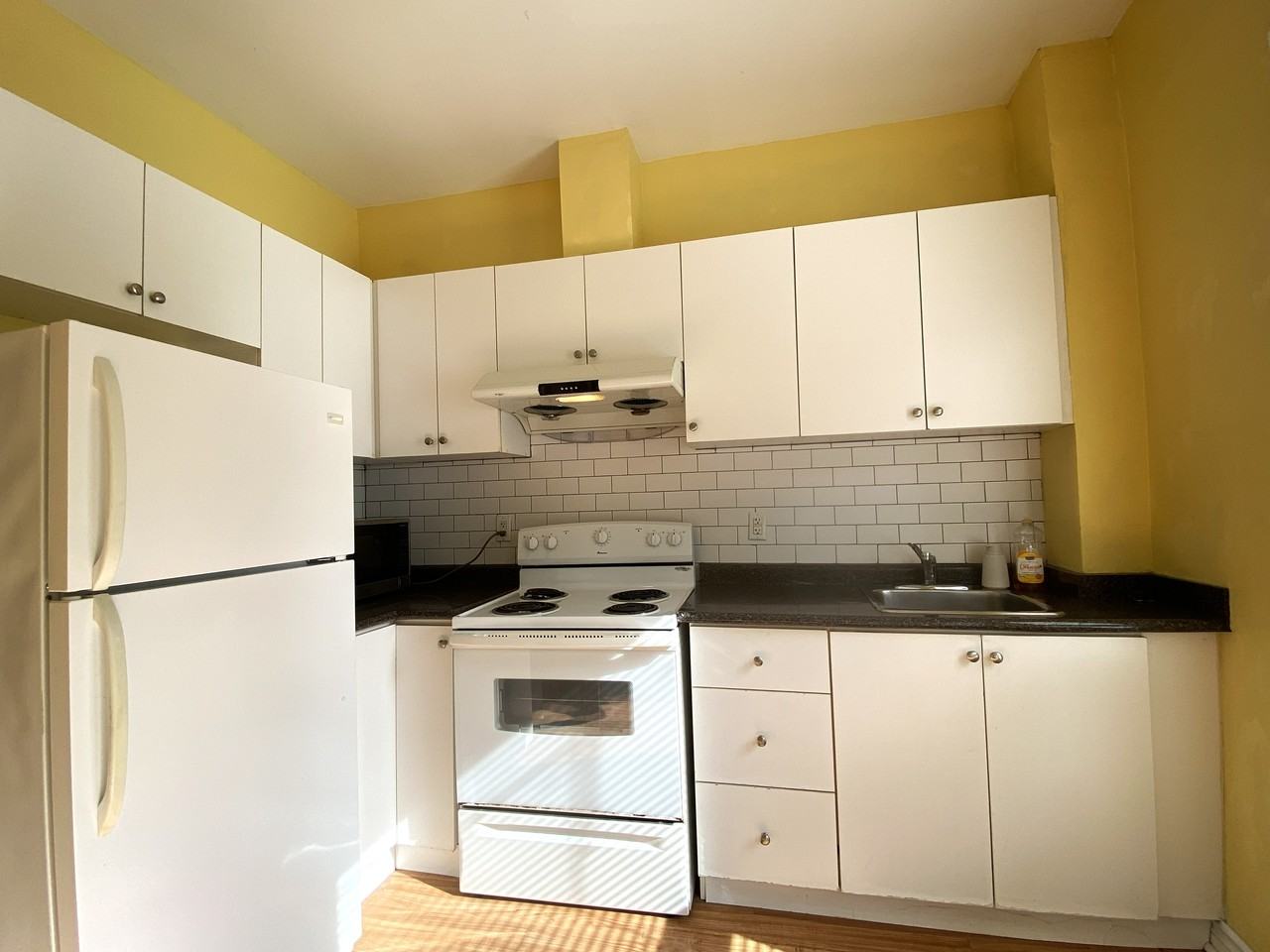462 Pape Avenue - Photo 5 of 14