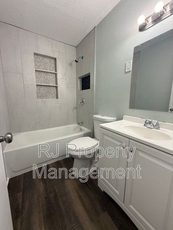 332 Flynn Rd - Photo 6 of 10