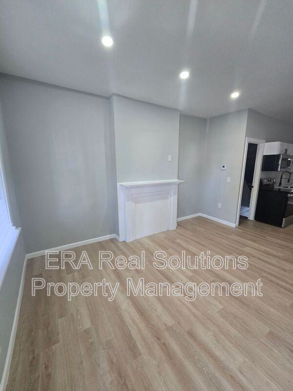 732 S Ohio Ave - Photo 3 of 19