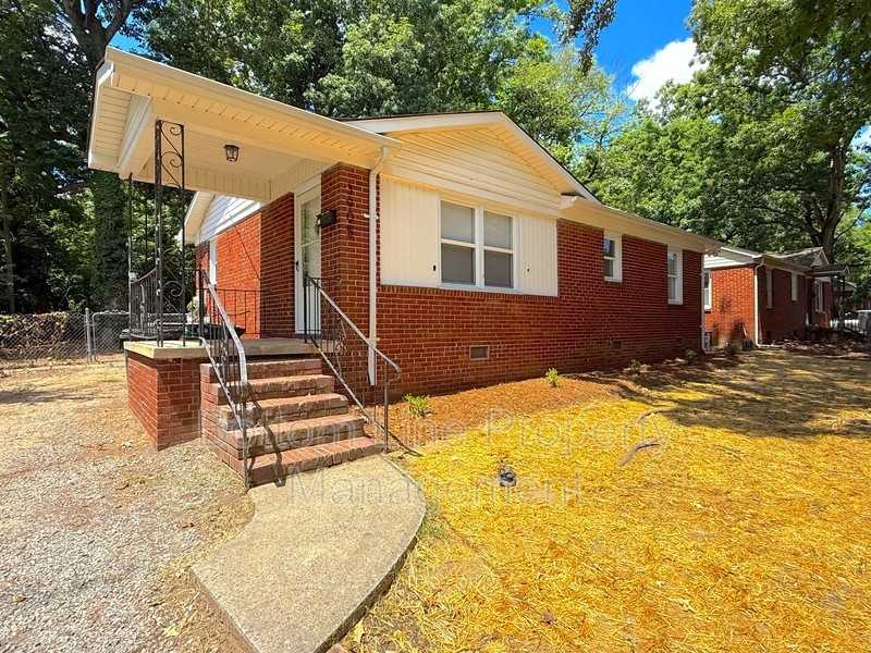 3905 Tillman Rd - Photo 2 of 12