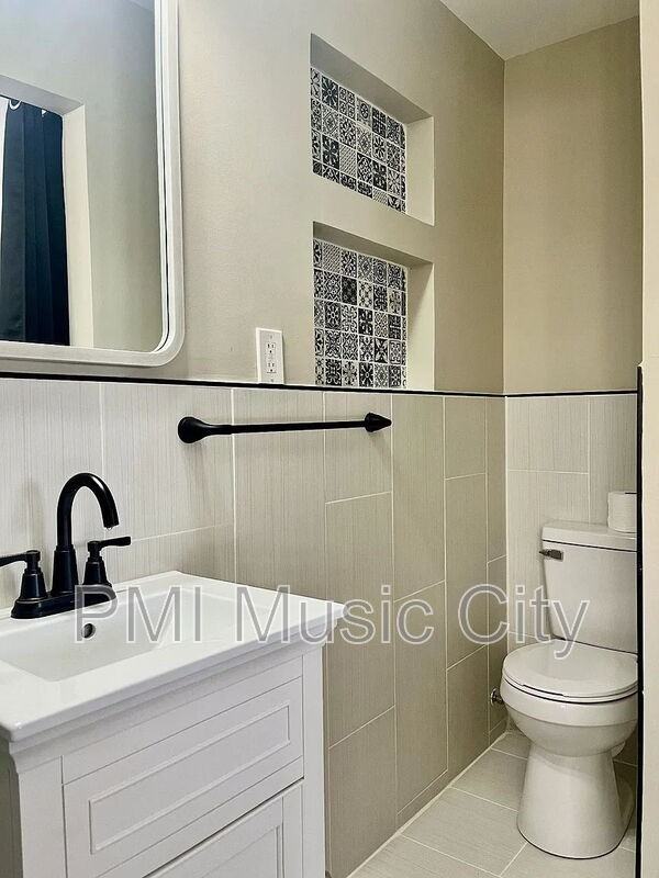 322 Arrington St - Photo 6 of 19