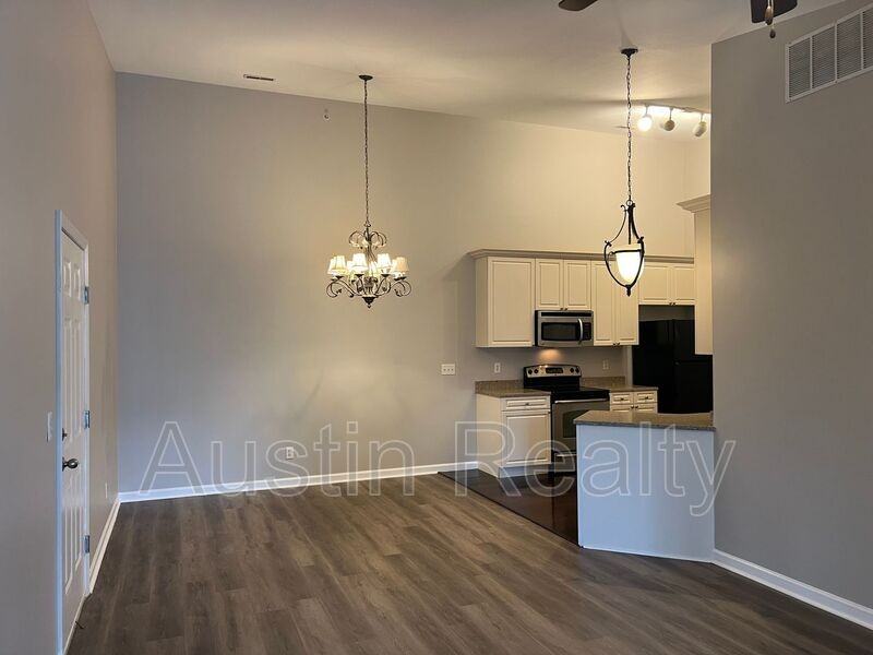 6431 Brookfield Court Dr #203 - Photo 4 of 11