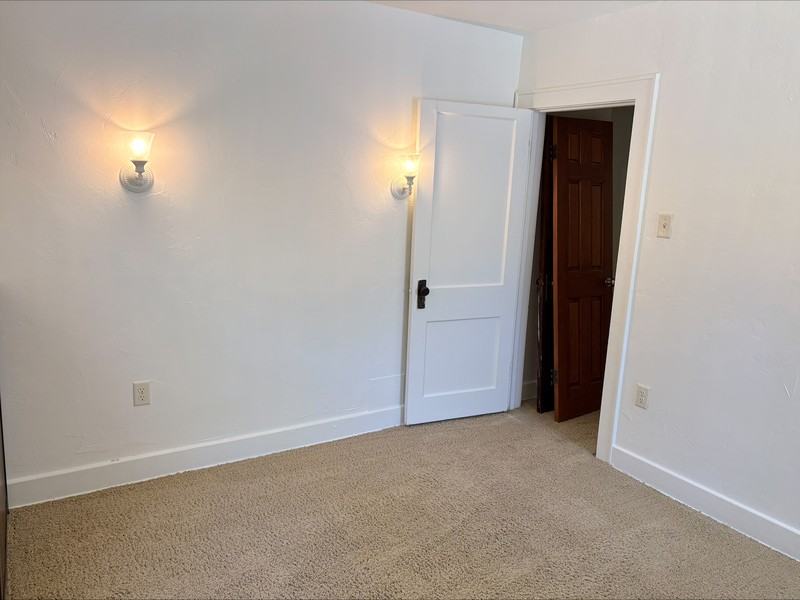 701 N Chestnut Ave - Photo 7 of 11
