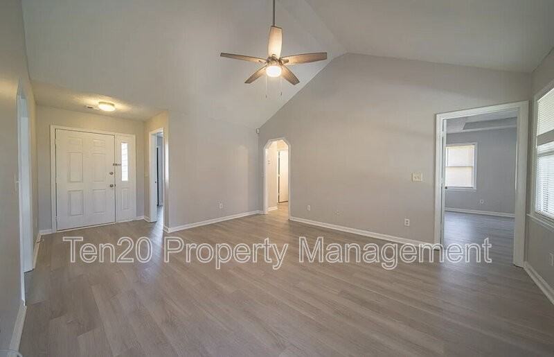 3007 Longmont Ln - Photo 5 of 21