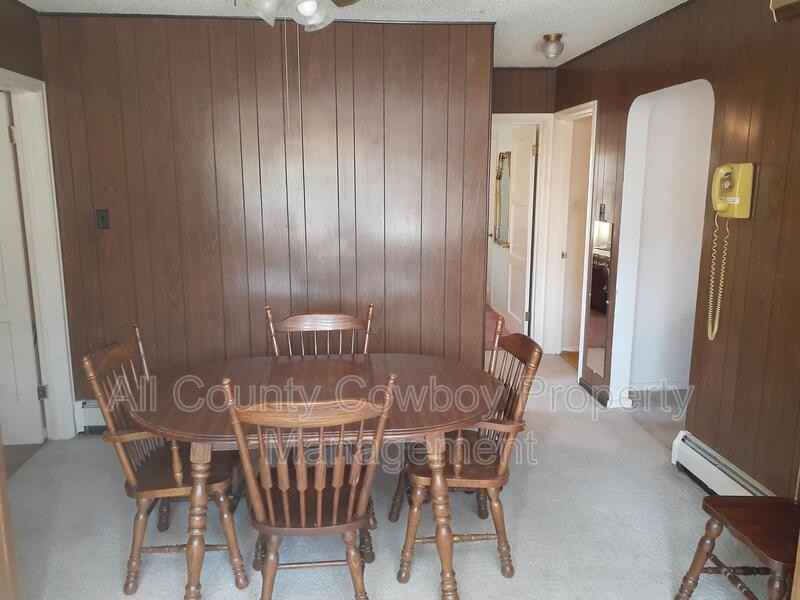 1020 S 11th St - Photo 3 of 11
