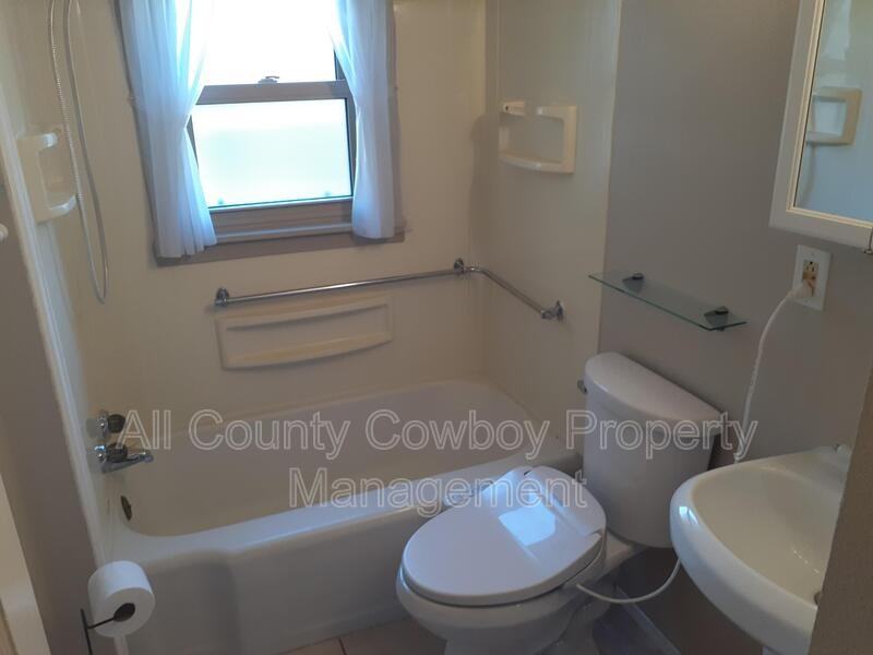 1020 S 11th St - Photo 7 of 11