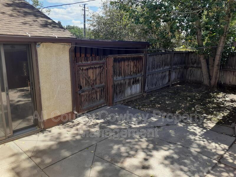 1020 S 11th St - Photo 4 of 15