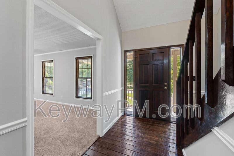 255 Silver Maple Rd - Photo 6 of 26