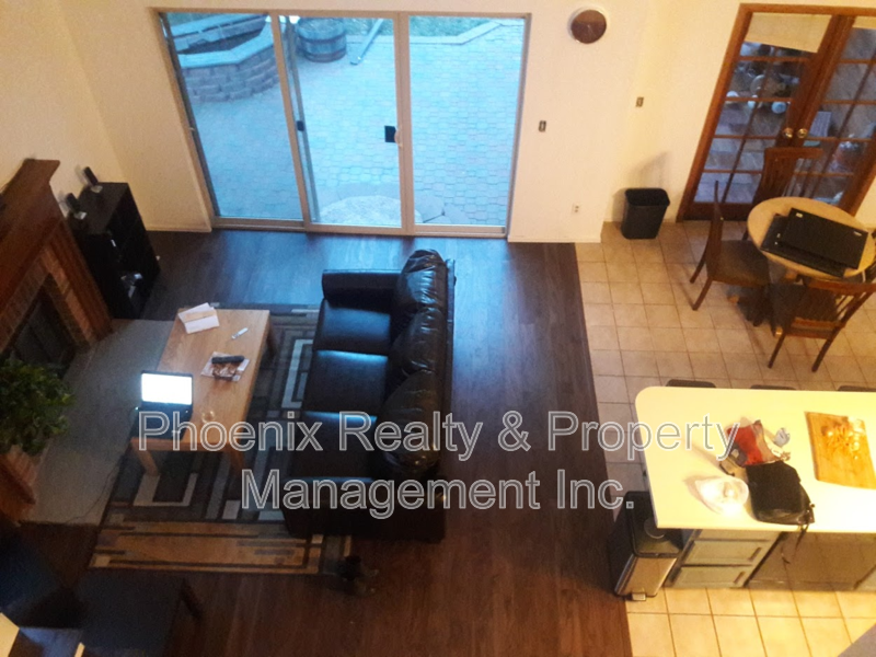 919 Clover Cir - Photo 2 of 10