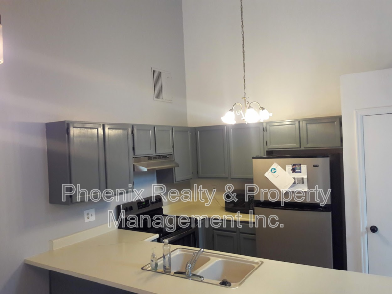 919 Clover Cir - Photo 5 of 10