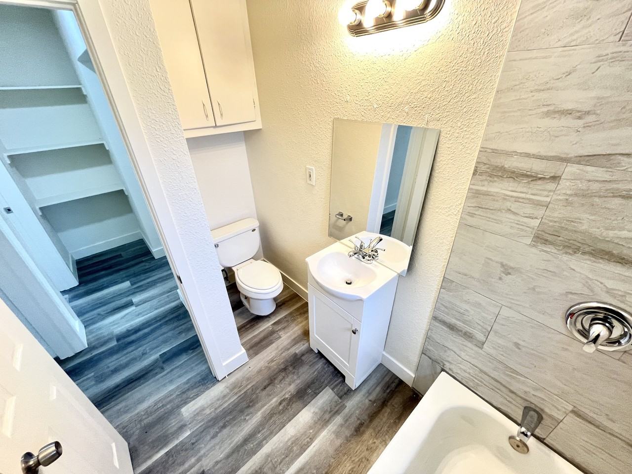 4667 North Mayfield Avenue - Photo 7 of 14