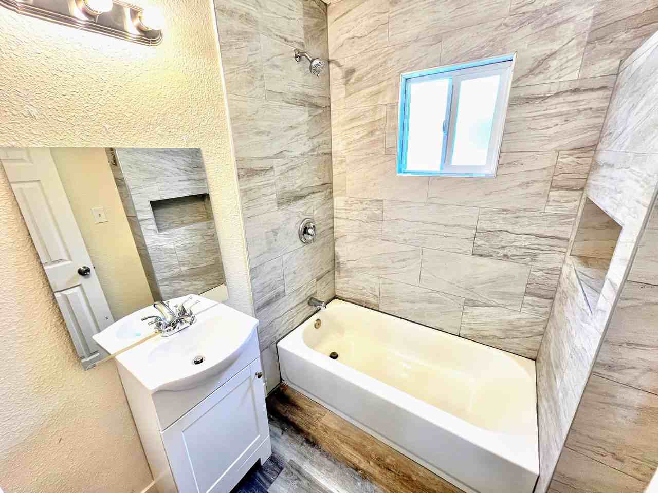 4667 North Mayfield Avenue - Photo 6 of 14