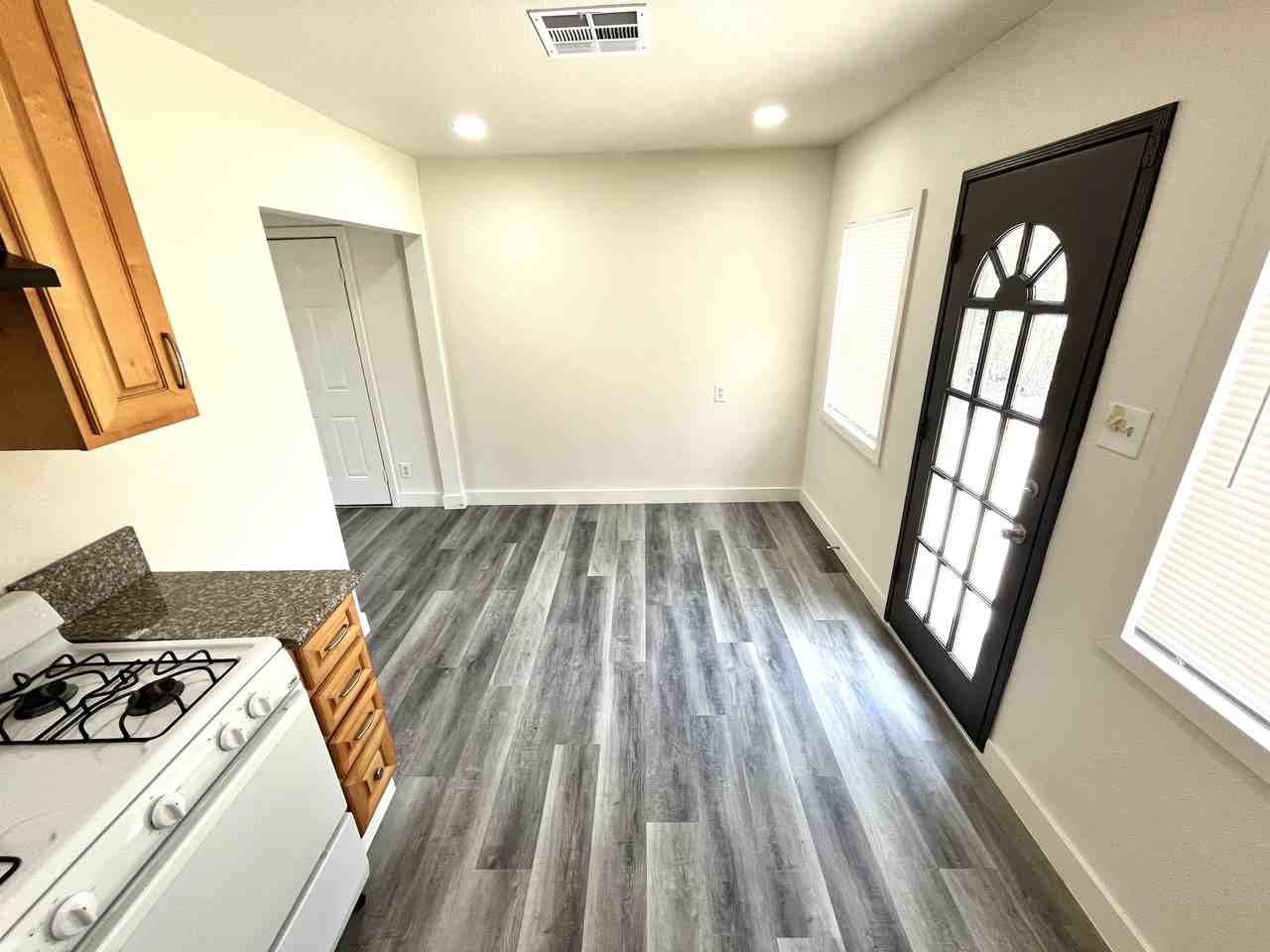 4667 North Mayfield Avenue - Photo 2 of 14