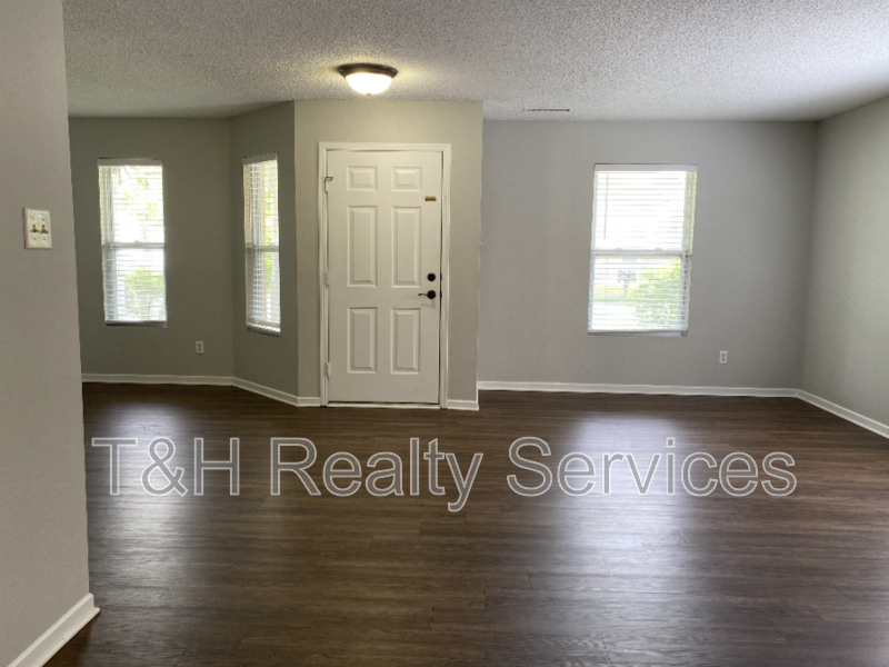 14235 Clapboard Dr - Photo 3 of 26