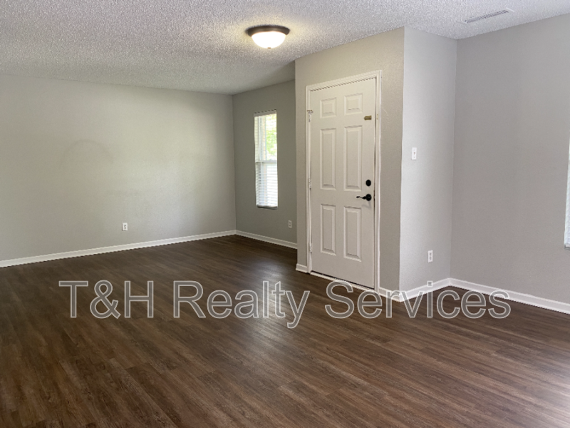 14235 Clapboard Dr - Photo 4 of 26