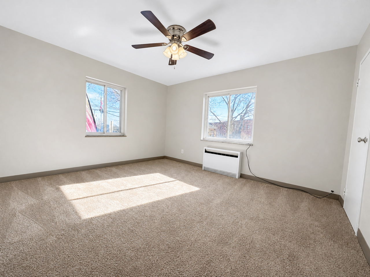 SAVOY APTS -- 058 - Photo 6 of 7